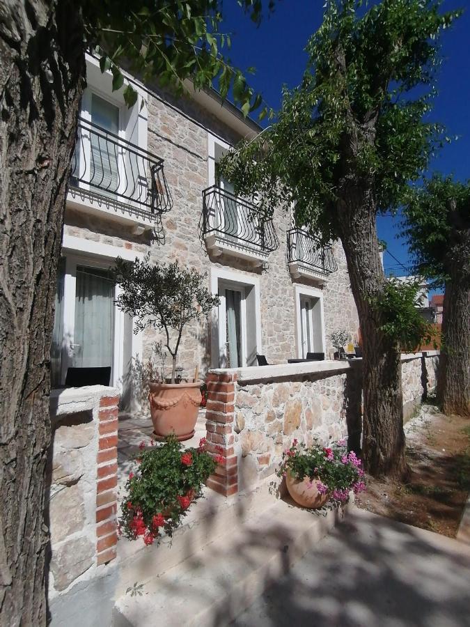 Boutique Vila Marijini Dvori Bed and Breakfast Tribalj Esterno foto