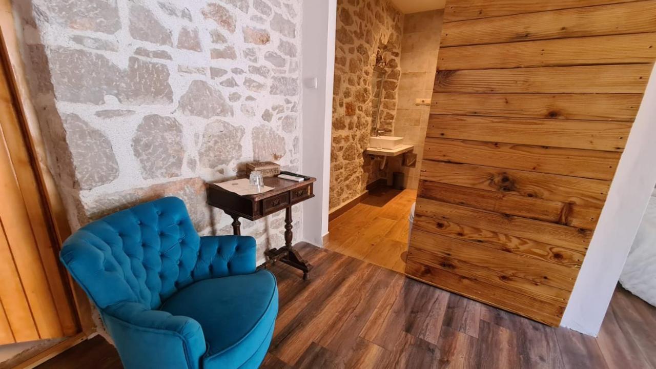 Boutique Vila Marijini Dvori Bed and Breakfast Tribalj Esterno foto